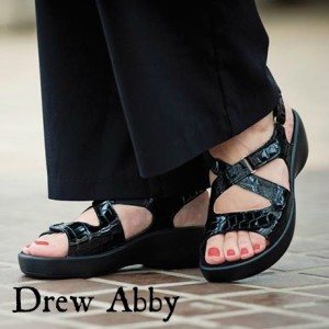5 Stylish Sandals and Shoes that Accommodate Orthotics 5 Stylish Sandals and Shoes that Accommodate Orthotics