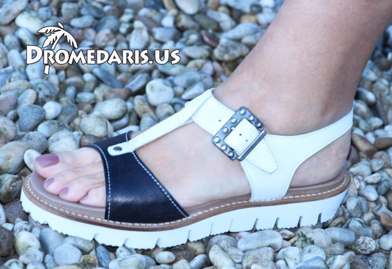 nike trainers rose gold tick