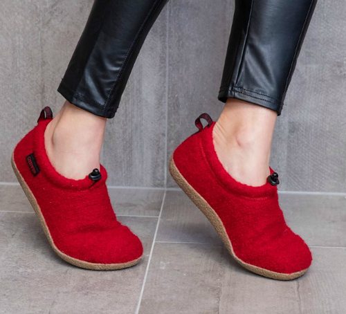 Comfortable Slippers: Giesswein Vent