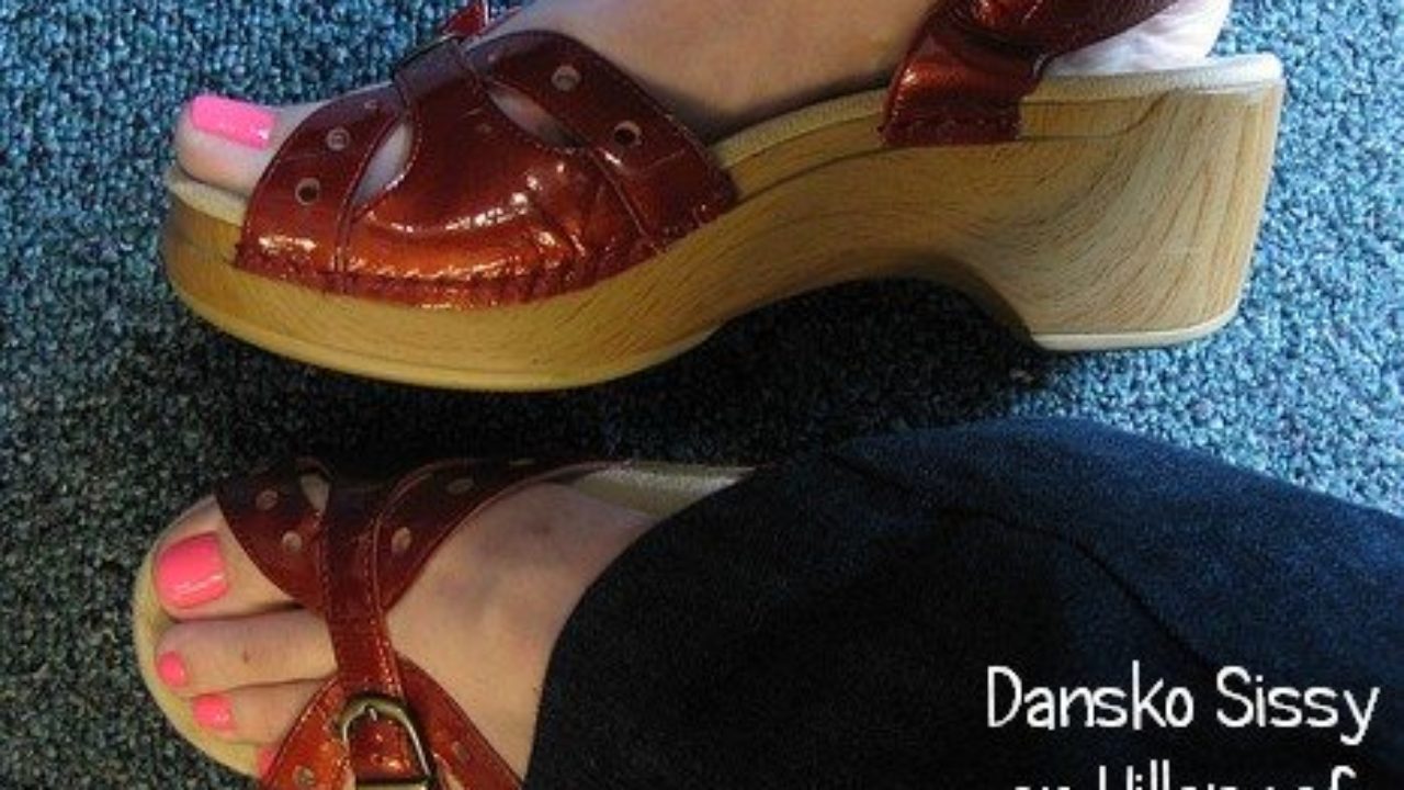 dansko women's season flat sandal