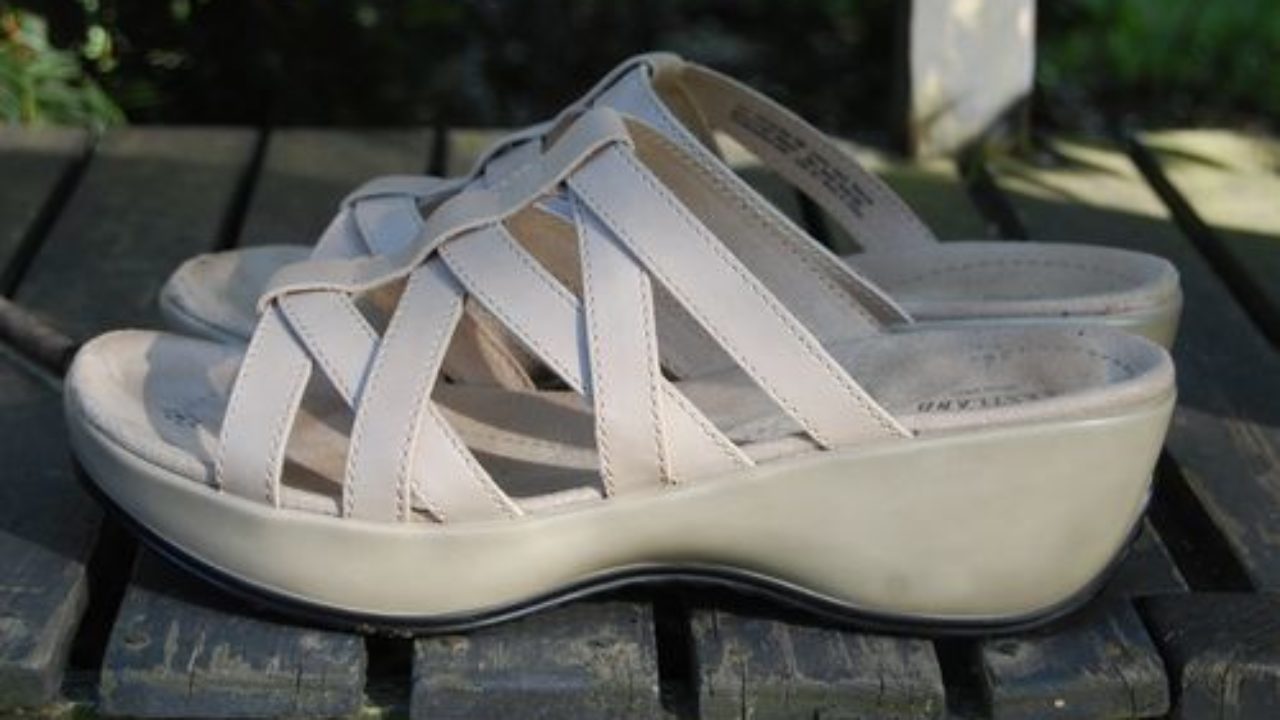 famous footwear eastland