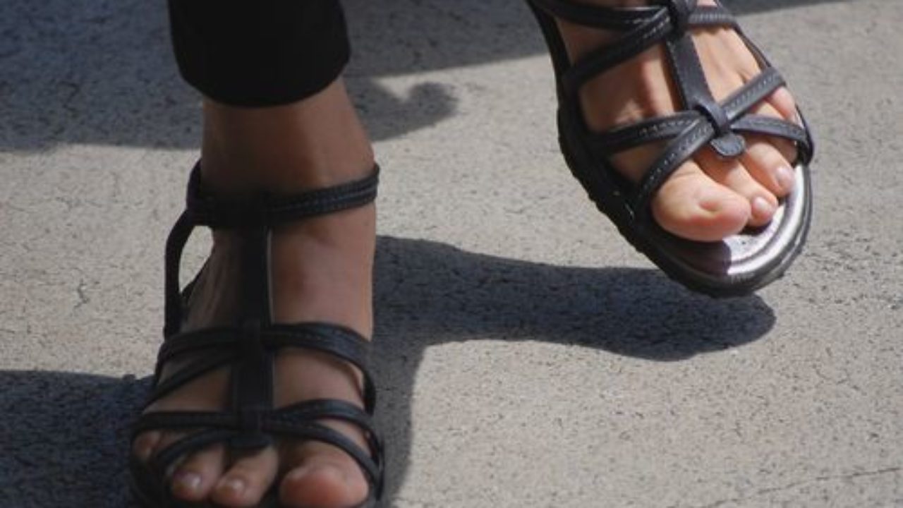 ecco groove sandals