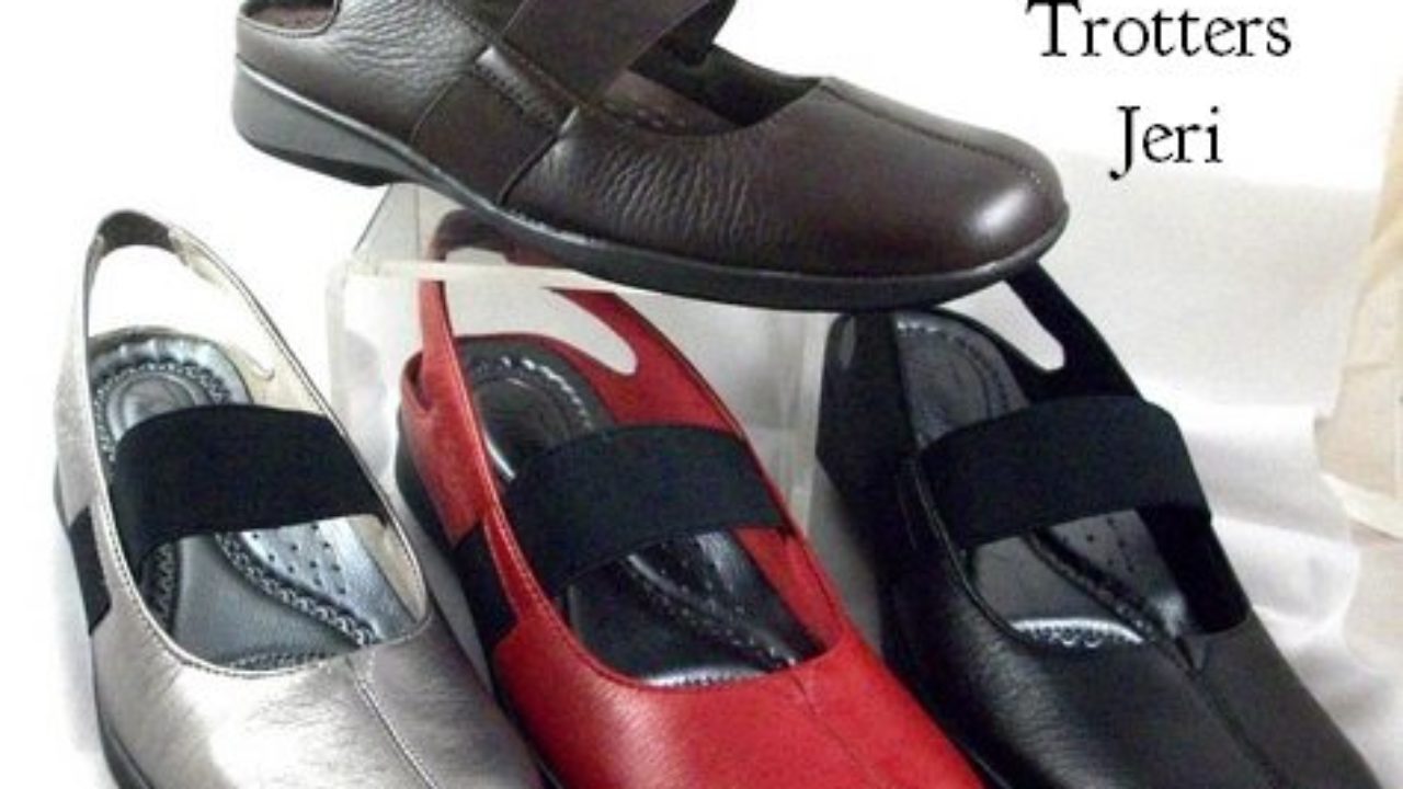 extra wide shoes for bandaged feet