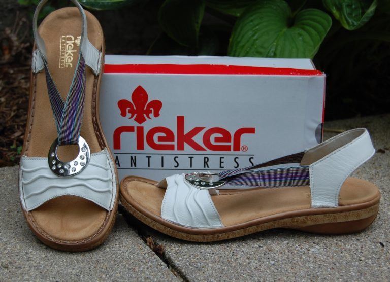 Mary Proportional Barbermaskine Rieker Regina Sandals | Great for Narrow Feet