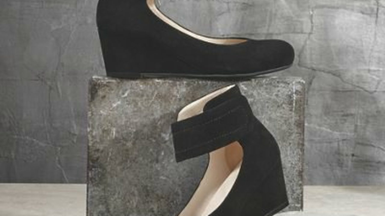 closed toe slip on wedges