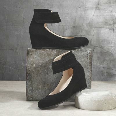 Den sandsynlige komfort Ass Closed Toe Wedges - 7 you'll want to consider