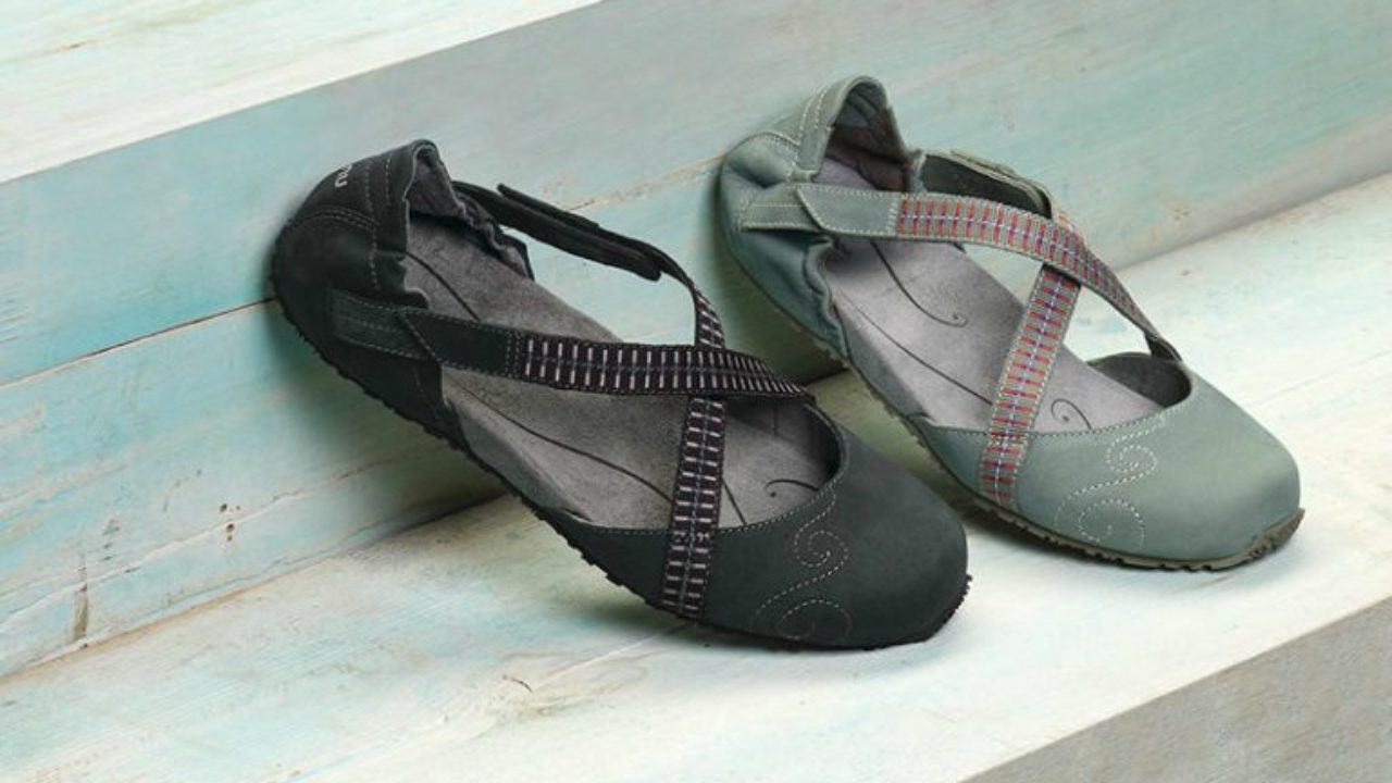 athletic flats with arch support