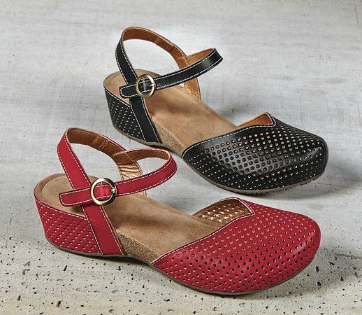 Closed Toe Sandals : Spring Step Lizzie