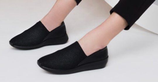 ecco incise urban slip on