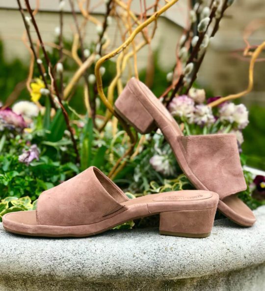 me too shoes: Yolo mule