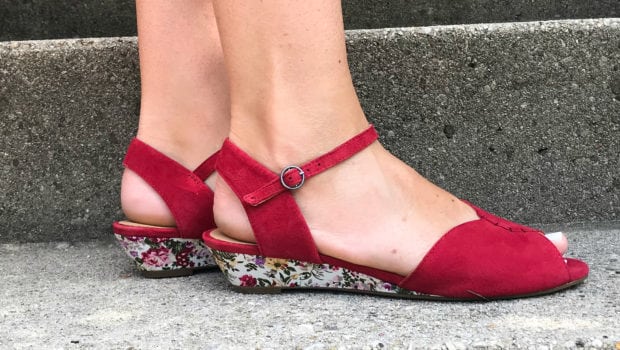 hotter toe post sandals