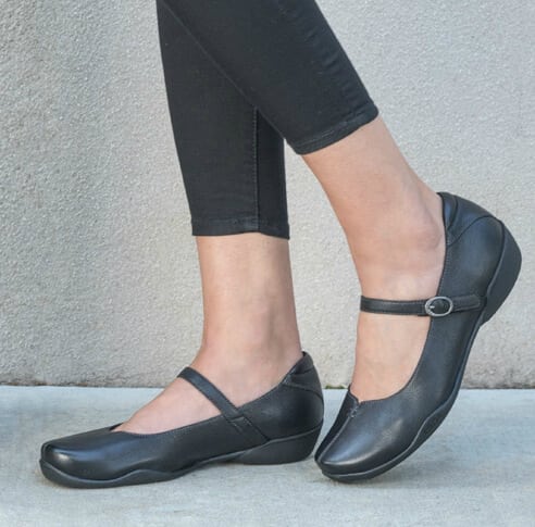 womens shoes wide toe box narrow heel