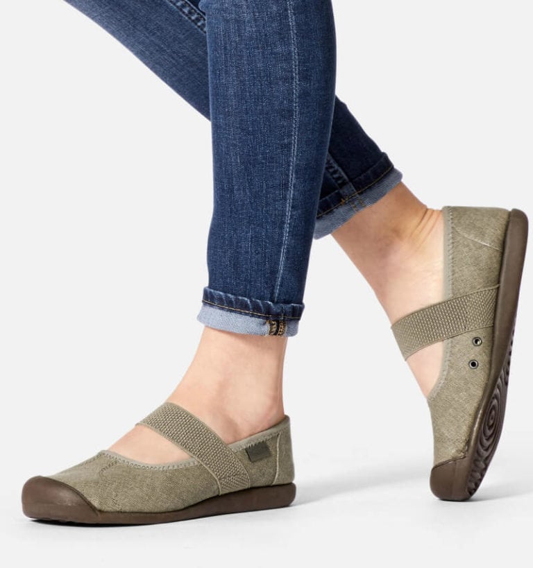 tennis shoes with wide toe box and narrow heel