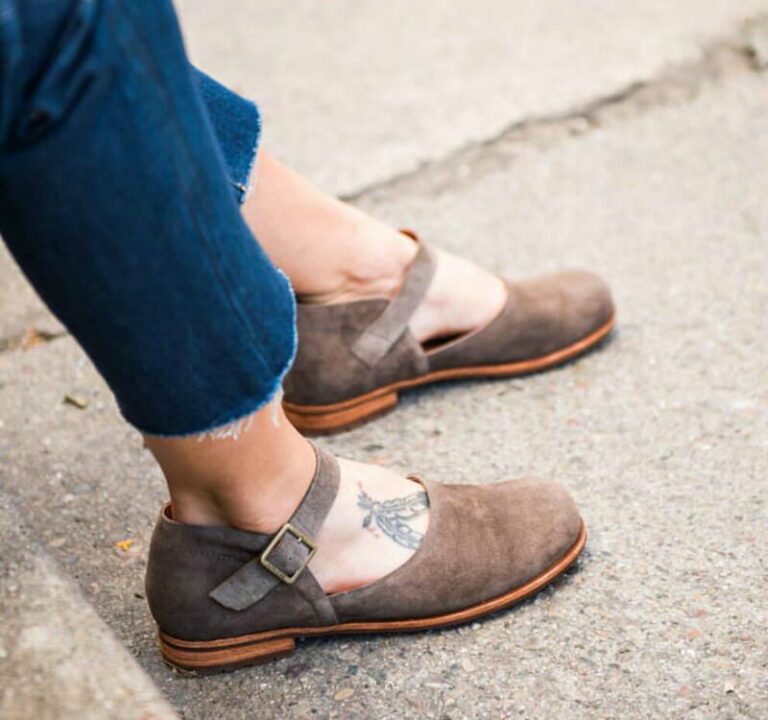 men's dress shoes with wide toe box and narrow heel