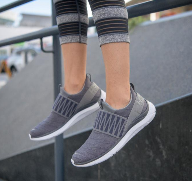 Best Shoes for Plantar Fasciitis [6 Stylish Options]