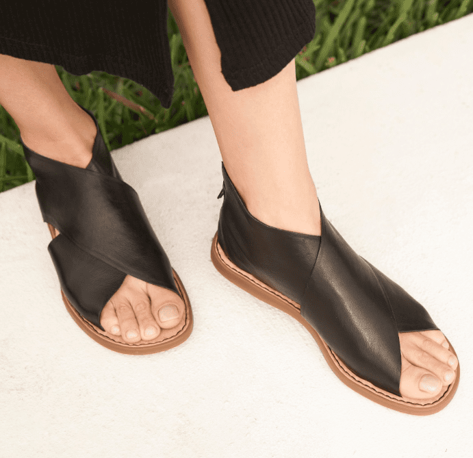 6 Sandals for Bunions The Best & Most Stylish Picks