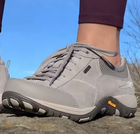 Best Shoes for Plantar Fasciitis [6 Stylish Options]