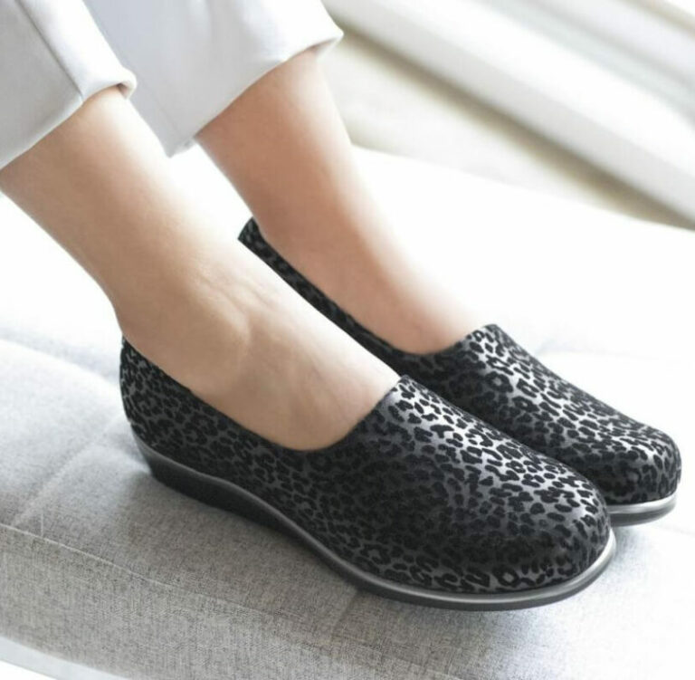 Best Favorite Shoes and Brands for Flat Feet Barkingdogshoes