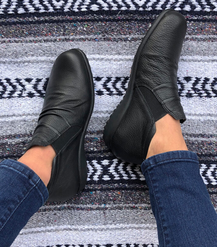 Shoes for Ball of Foot Pain (Metatarsalgia) 6 Current Options with