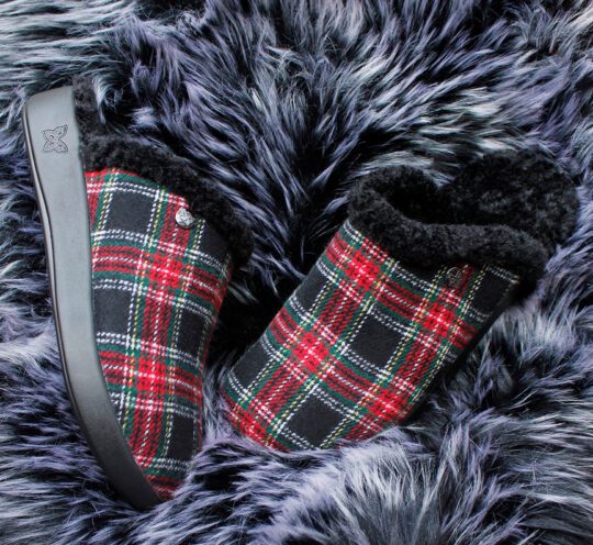 9 Best Comfortable Slippers for Women 15 comfortable slippers