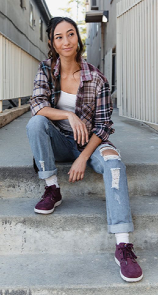 Barking Dog Shoes reviews and recommends the best footwear for people with various foot issues (as well as for women with average feet for whom comfort is a high priority).