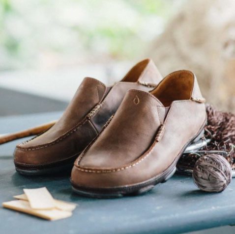 Barking Dog Shoes reviews and recommends the best footwear for people with various foot issues (as well as for women with average feet for whom comfort is a high priority).