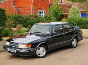 Barking Dog Shoes reviews and recommends the best footwear for people with various foot issues (as well as for women with average feet for whom comfort is a high priority).