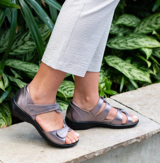 5 Stylish Orthotic Friendly Sandals with Removable Footbeds