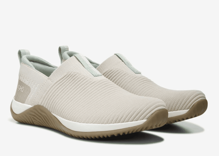 Ryka Echo Knit Shoes Barking Dog Shoes reviews and recommends the best footwear for people with various foot issues (as well as for women with average feet for whom comfort is a high priority).