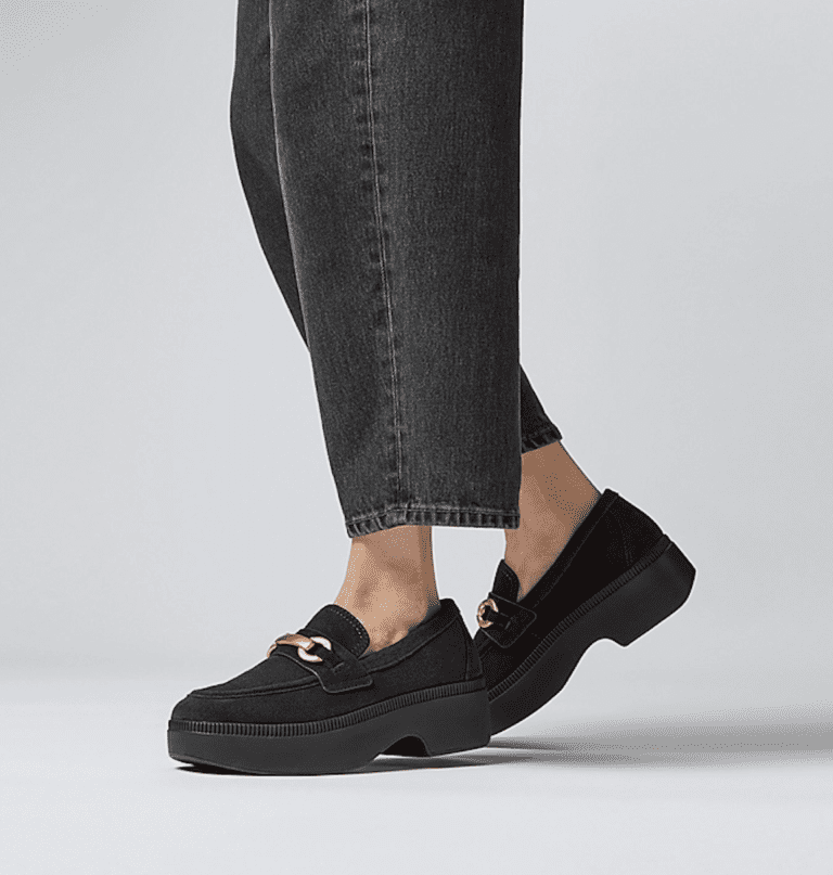 Barking Dog Shoes reviews and recommends the best footwear for people with various foot issues (as well as for women with average feet for whom comfort is a high priority).