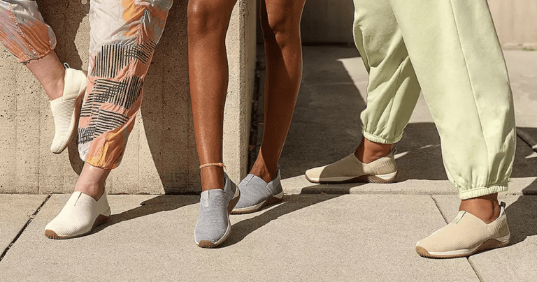 Barking Dog Shoes reviews and recommends the best footwear for people with various foot issues (as well as for women with average feet for whom comfort is a high priority).