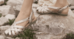 Barking Dog Shoes reviews and recommends the best footwear for people with various foot issues (as well as for women with average feet for whom comfort is a high priority).