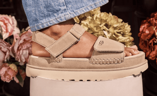 Hallux Rigidus Shoes - 15 Solid [and Stylish] Options For Fitness, Casual and Dress
