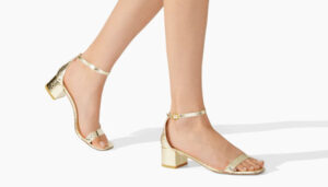 Barking Dog Shoes reviews and recommends the best footwear for people with various foot issues (as well as for women with average feet for whom comfort is a high priority).