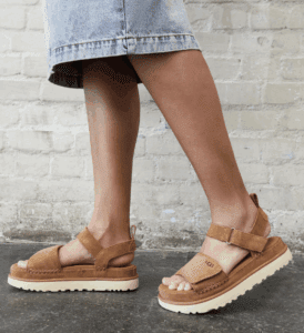Barking Dog Shoes reviews and recommends the best footwear for people with various foot issues (as well as for women with average feet for whom comfort is a high priority).