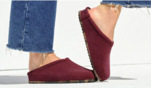 Barking Dog Shoes reviews and recommends the best footwear for people with various foot issues (as well as for women with average feet for whom comfort is a high priority).