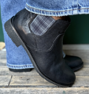 comfortable chelsea boots 