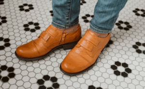 Barking Dog Shoes reviews and recommends the best footwear for people with various foot issues (as well as for women with average feet for whom comfort is a high priority).